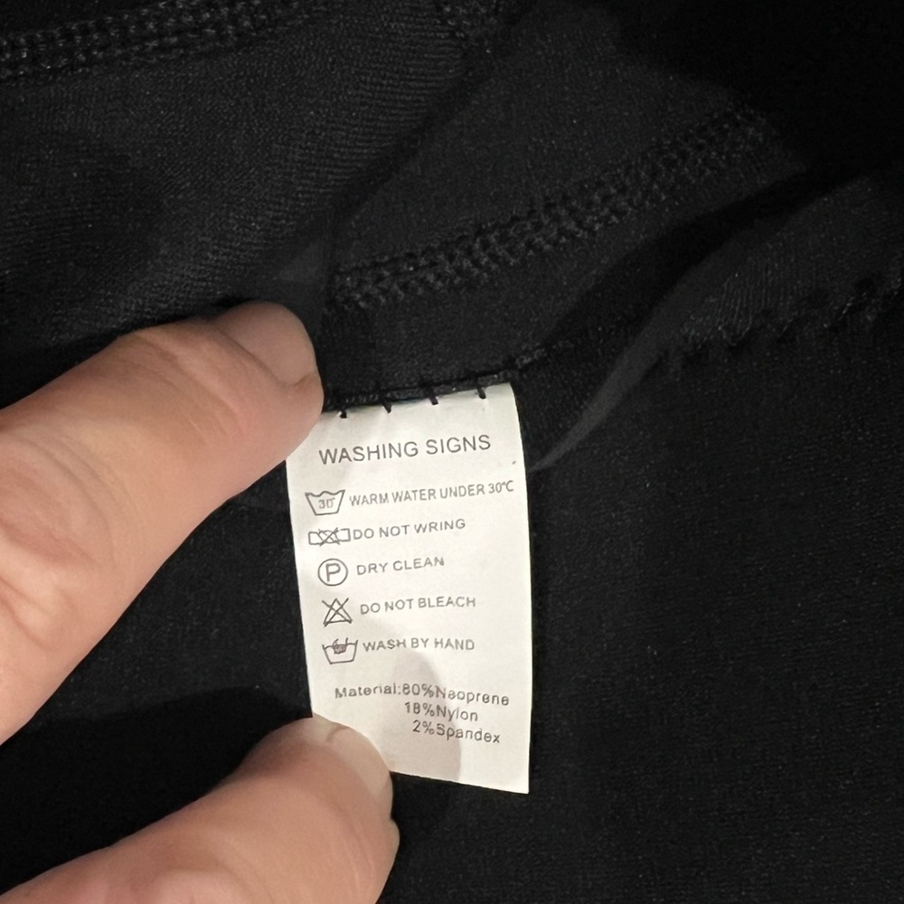 Aunua little boys short wetsuit in size 4 - Picture 7 of 7